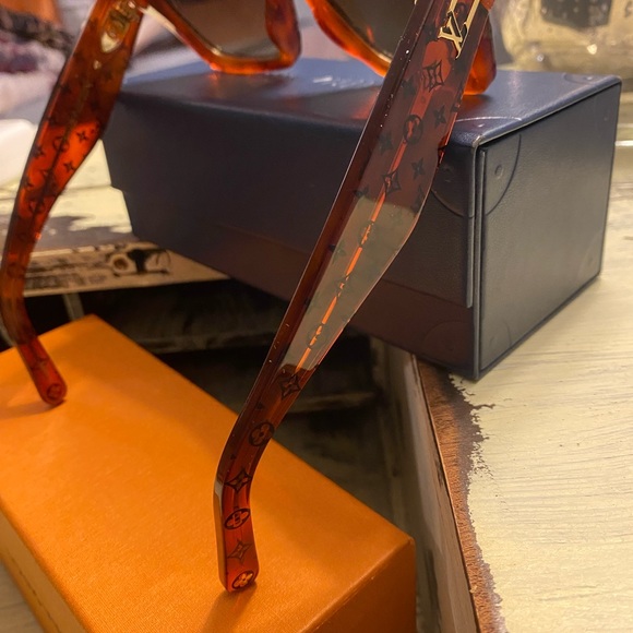 Louis Vuitton Blade Square Sunglasses - Picture 7 of 9